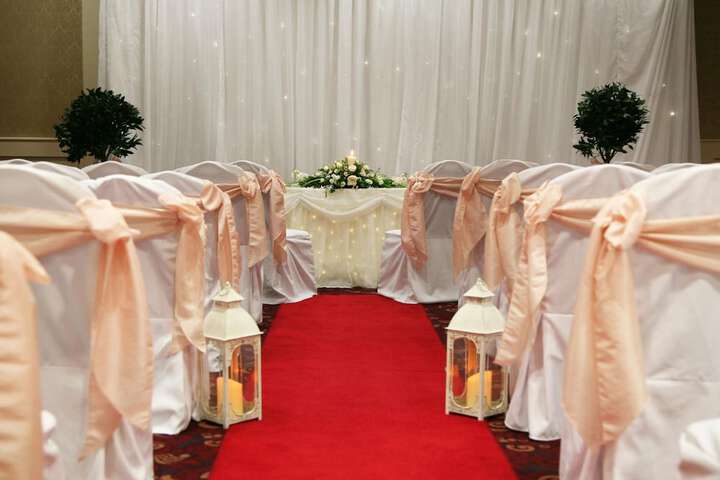 Ballroom/Hall 32 of 40