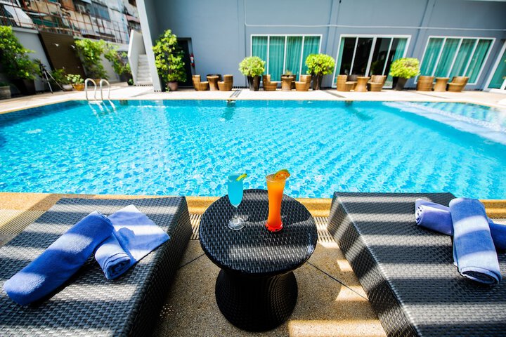 Hotel with Pool