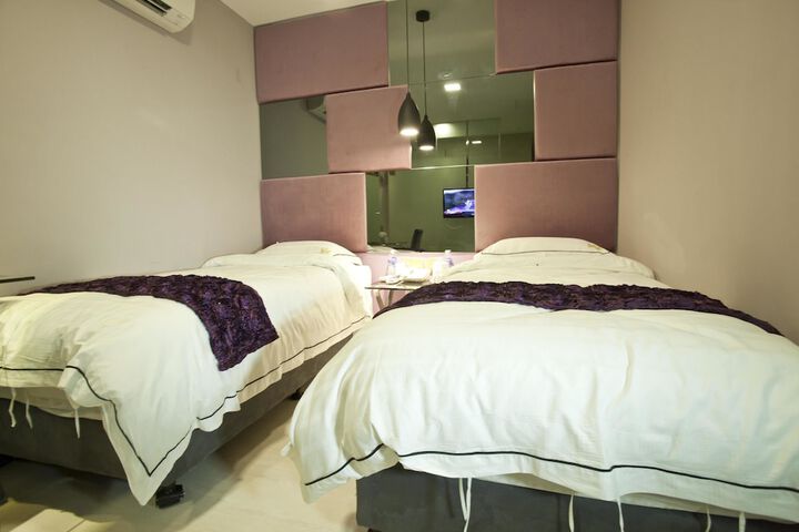 Room 7 of 31