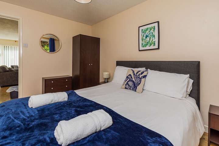 Room 10 of 30
