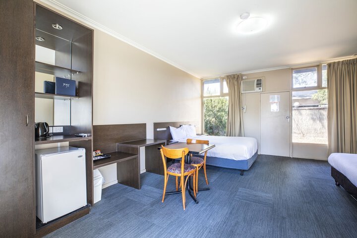 Room 15 of 68