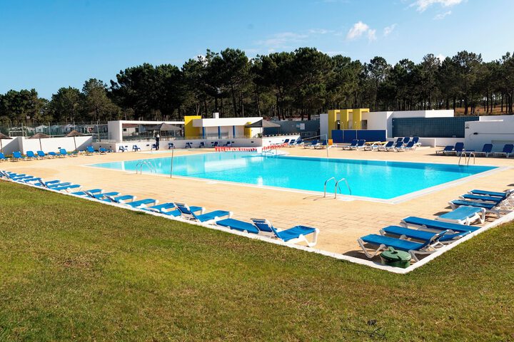 Hotel with Pool