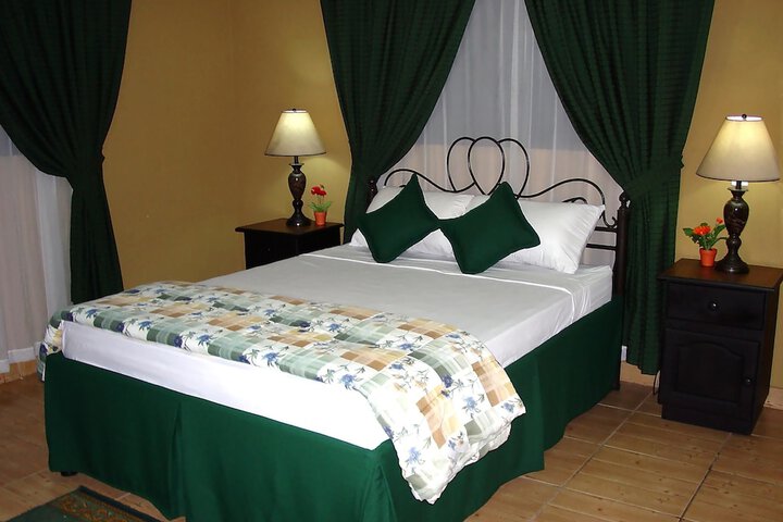 Room 4 of 38