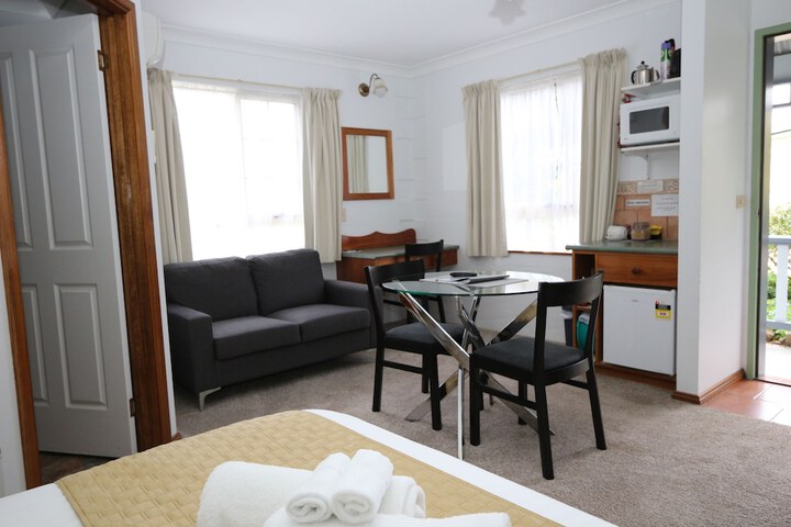 Room 37 of 244