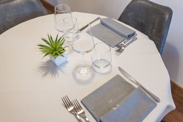 Dining 70 of 93