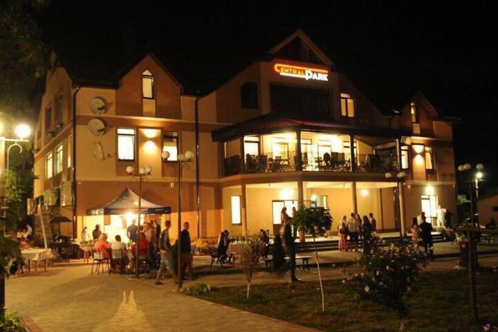 Exterior of Hotel Central Park