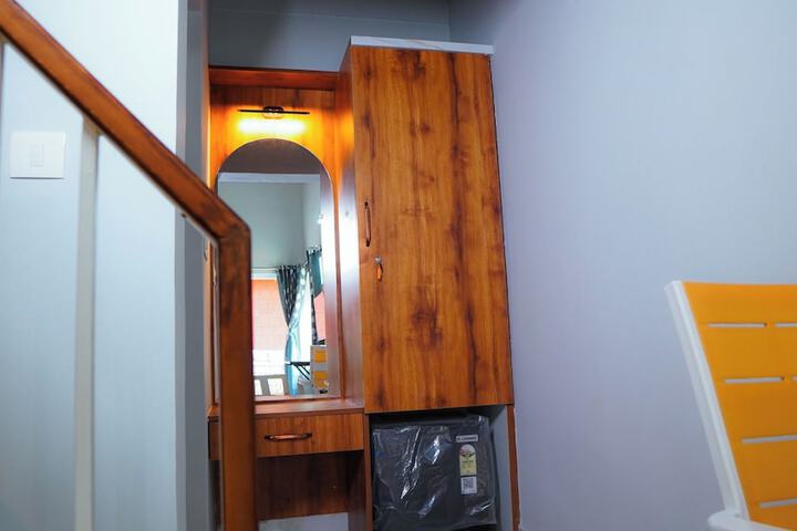 Room 28 of 77