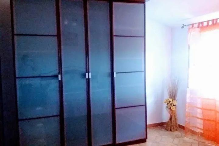 Room 9 of 13