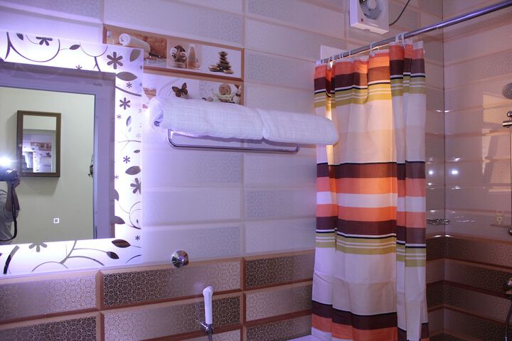 Room 28 of 43