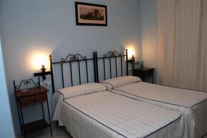 Room 9 of 26