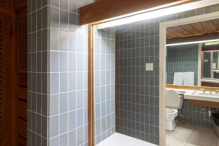 Room 15 of 264