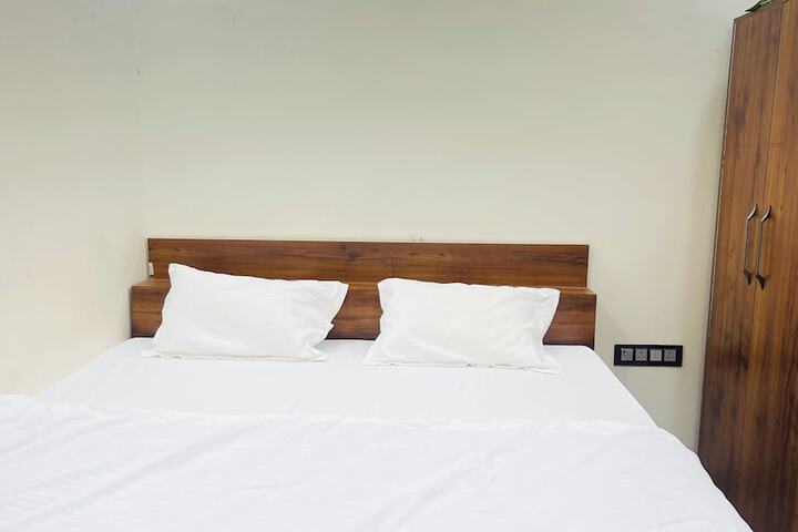 Room 5 of 54