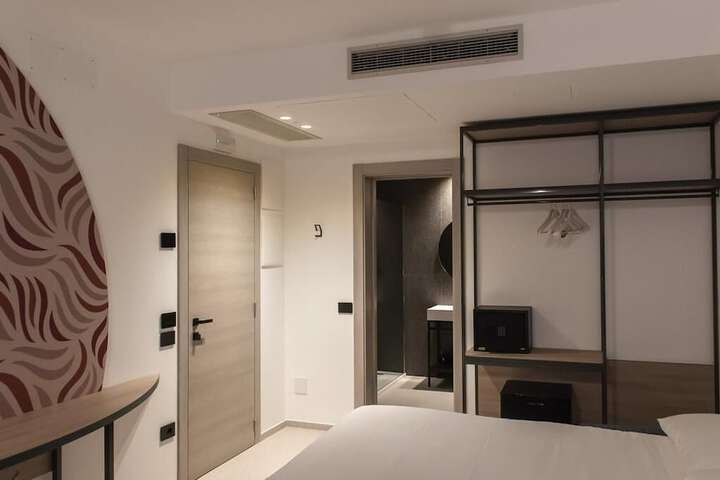 Room 13 of 60