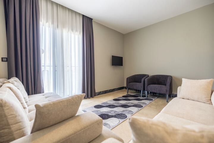 Room 14 of 33