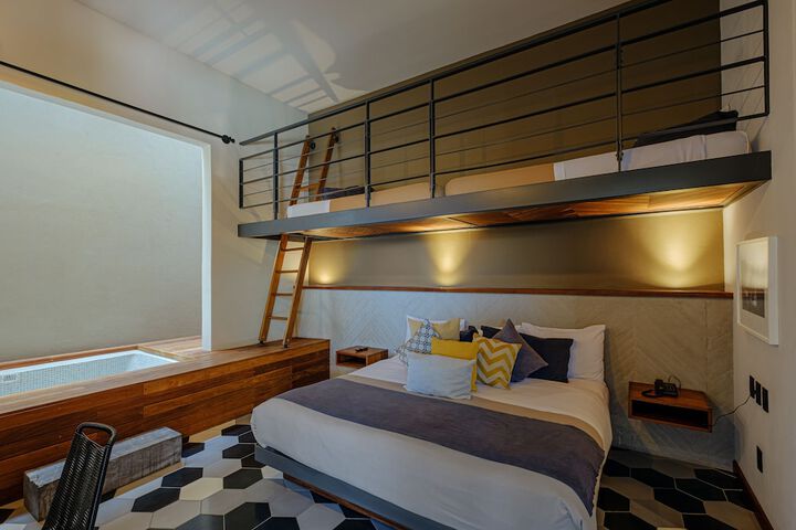 Room 16 of 51