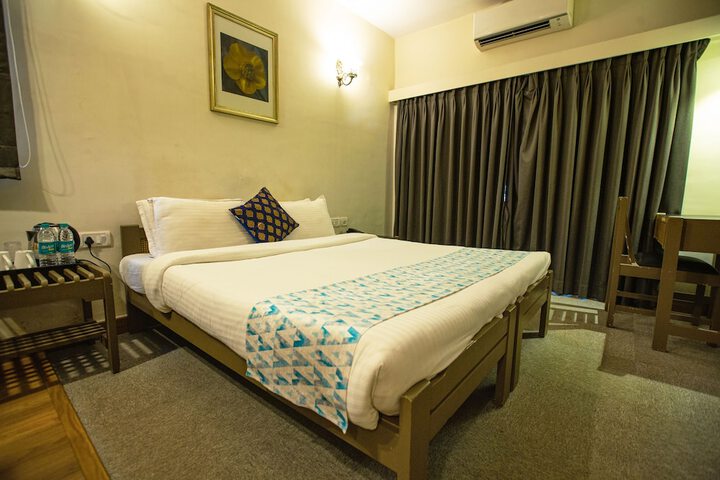 Room 6 of 18