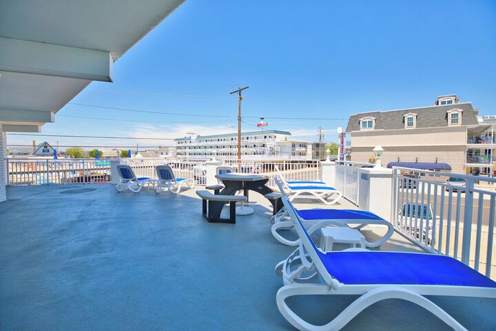 Sundeck 120 of 138