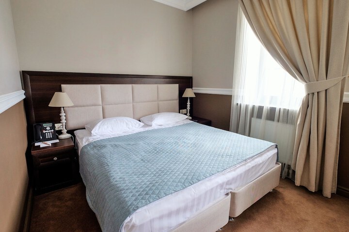 Room 6 of 49
