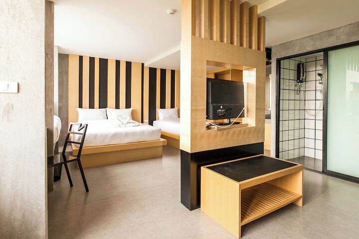 Room 12 of 26