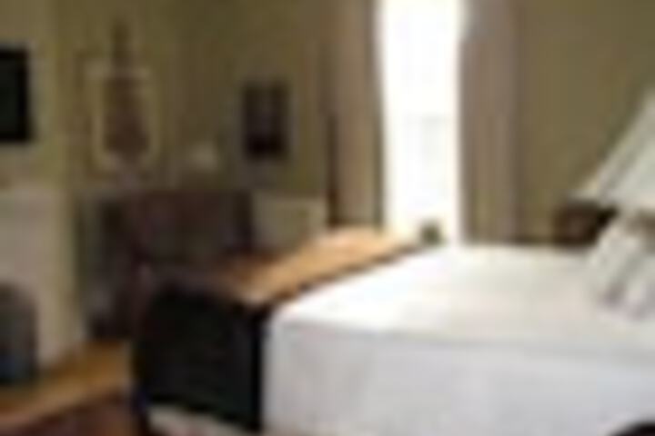 Room 38 of 174