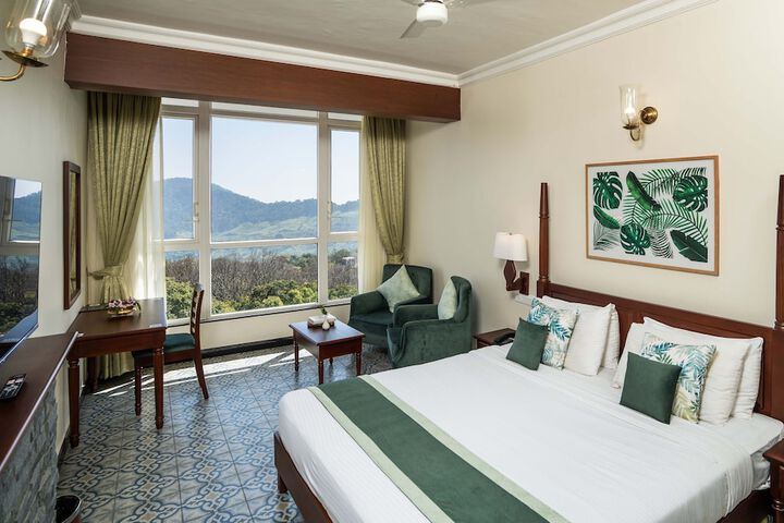 Room 5 of 35