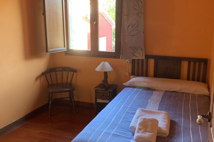 Room 2 of 27