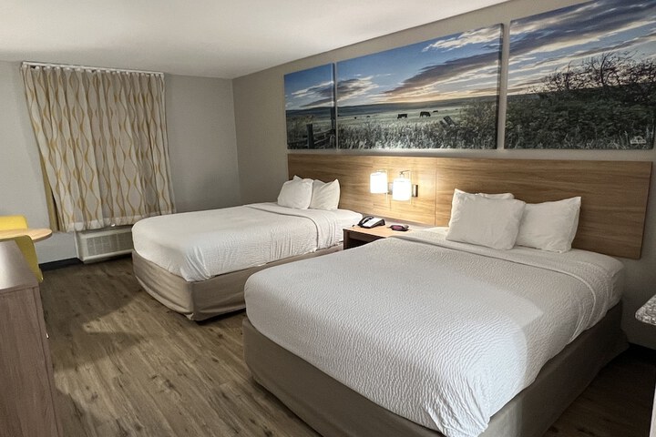 2 Queen Beds (4 of 9)