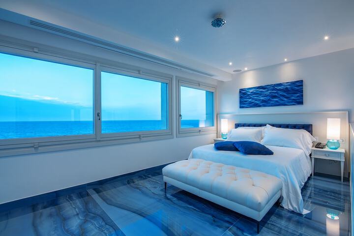 Room 15 of 73