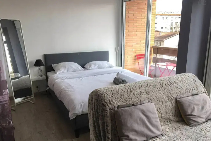 Room 6 of 6