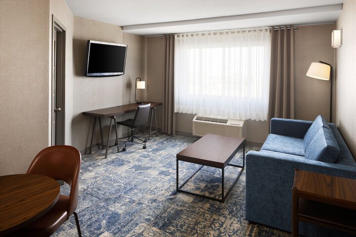 Room 33 of 77