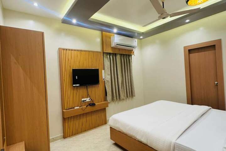 Room 7 of 52