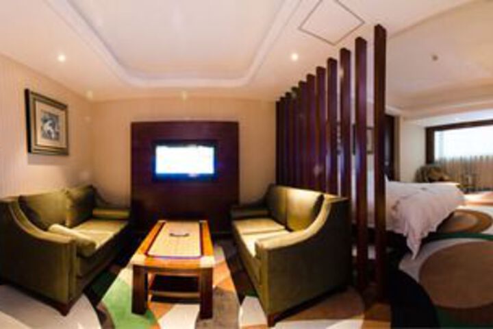 Room 6 of 21