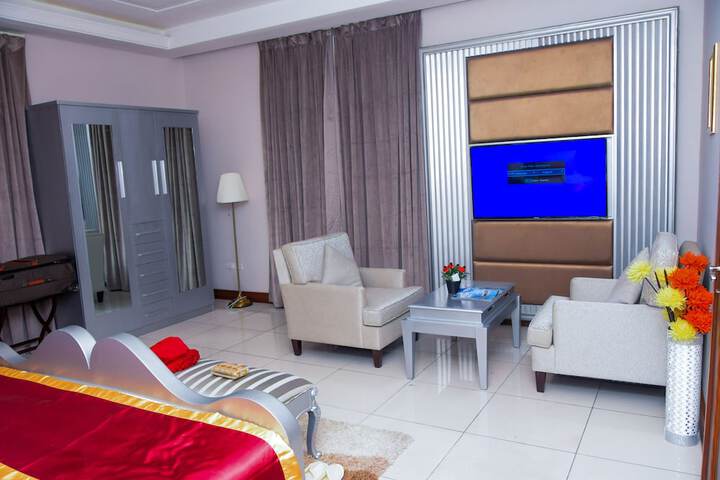 Room 7 of 48