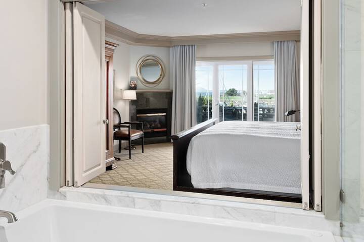 Room 26 of 42