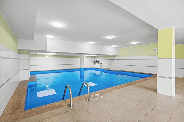 Pool 81 of 116