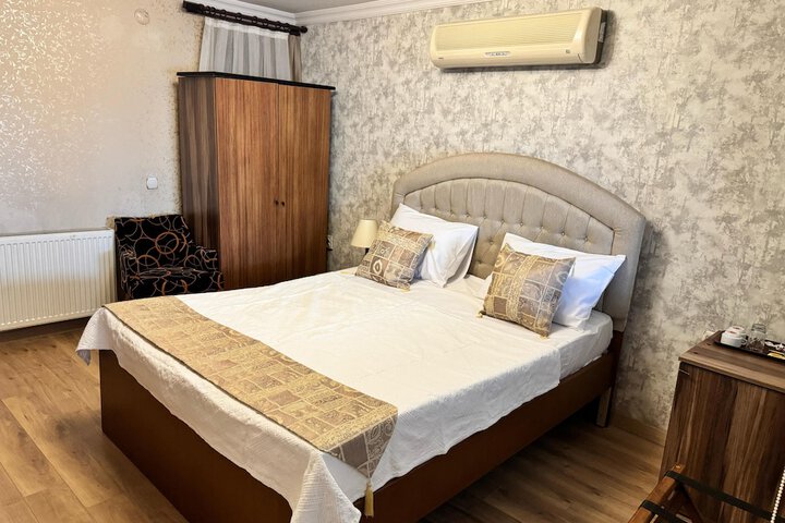 Room 20 of 82