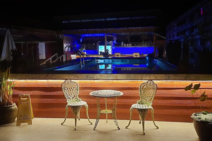Pool 83 of 137