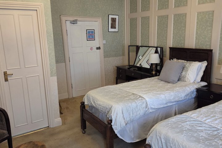 Room 11 of 29
