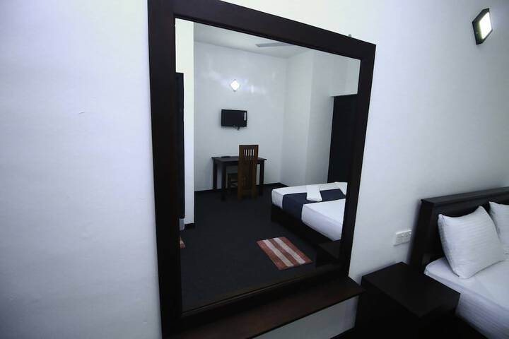 Room 8 of 34