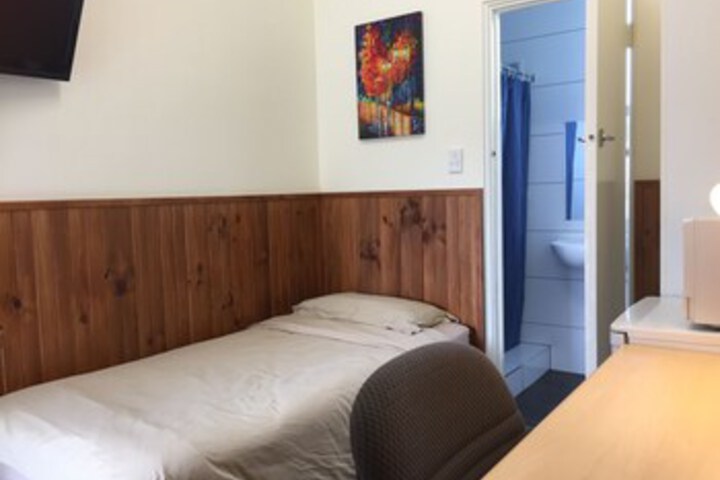 Room 46 of 123