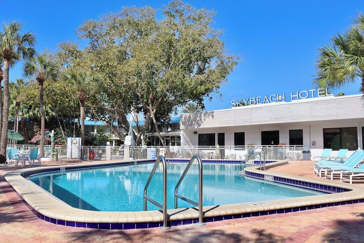 Pool 39 of 65