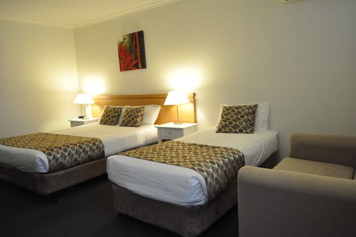 Room 5 of 42