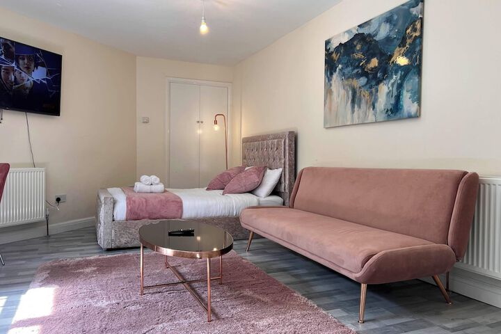Room 6 of 94