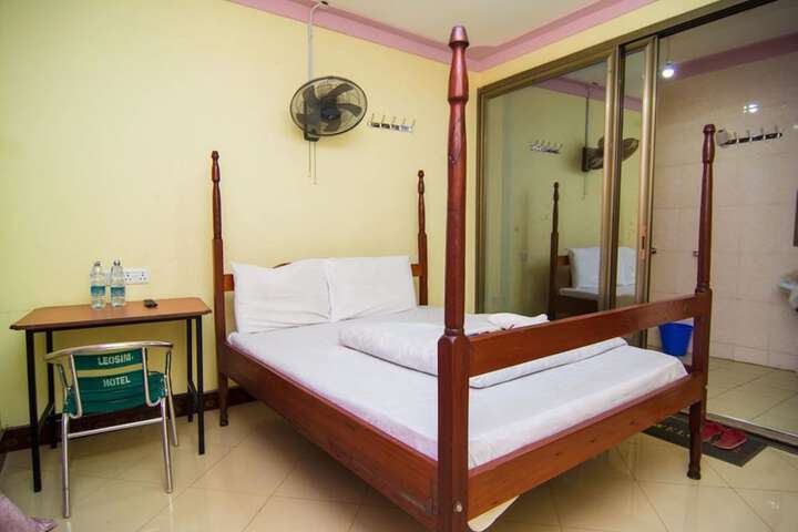 Room 13 of 62