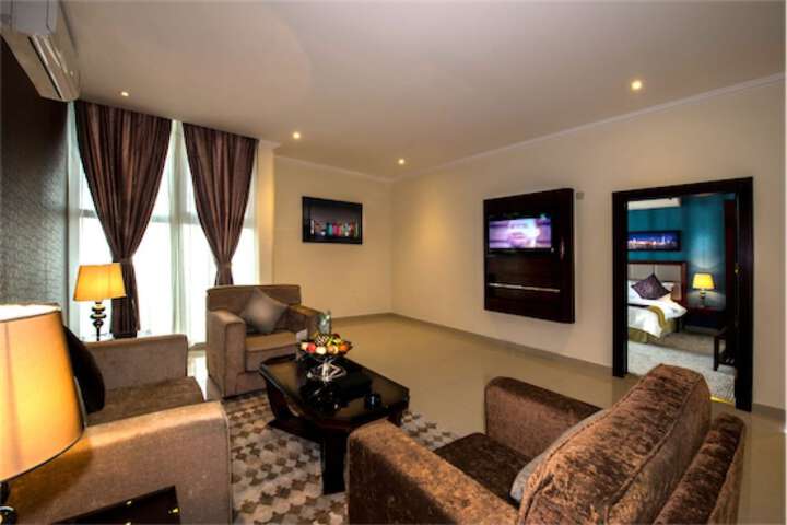 Room 17 of 28