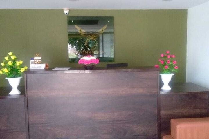 ZIONS AIRPORT HOTEL