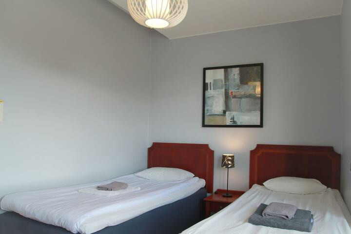 Room 13 of 48