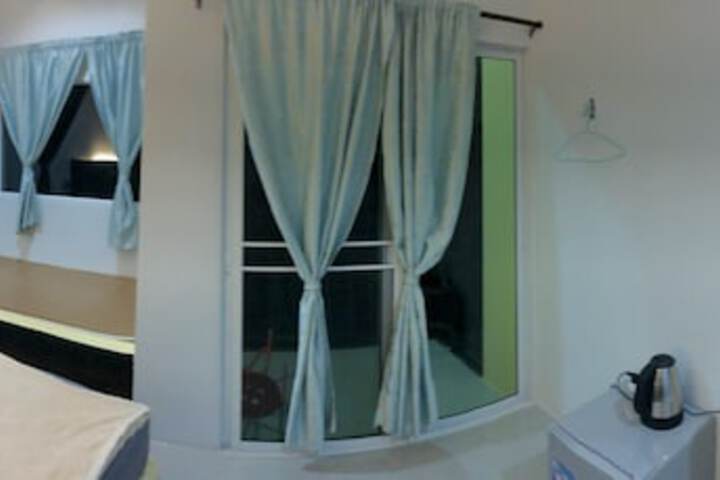 Room 34 of 47