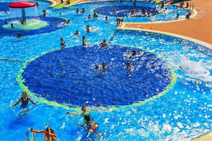 Pool Hotel