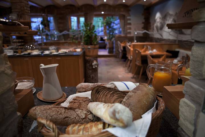 Breakfast/Coffee Service 38 of 51